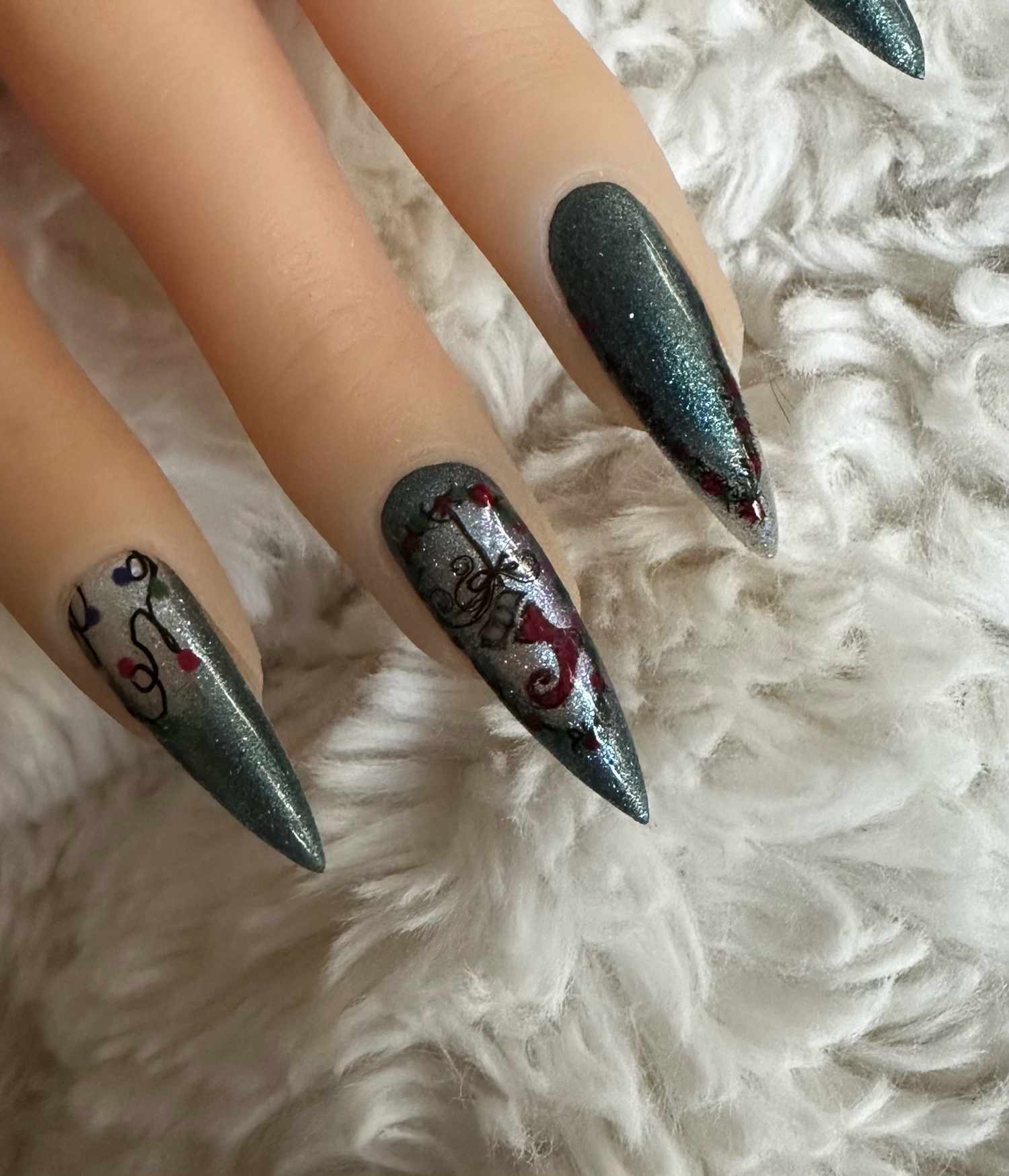Dark Christmas Christmas Ombre Nails