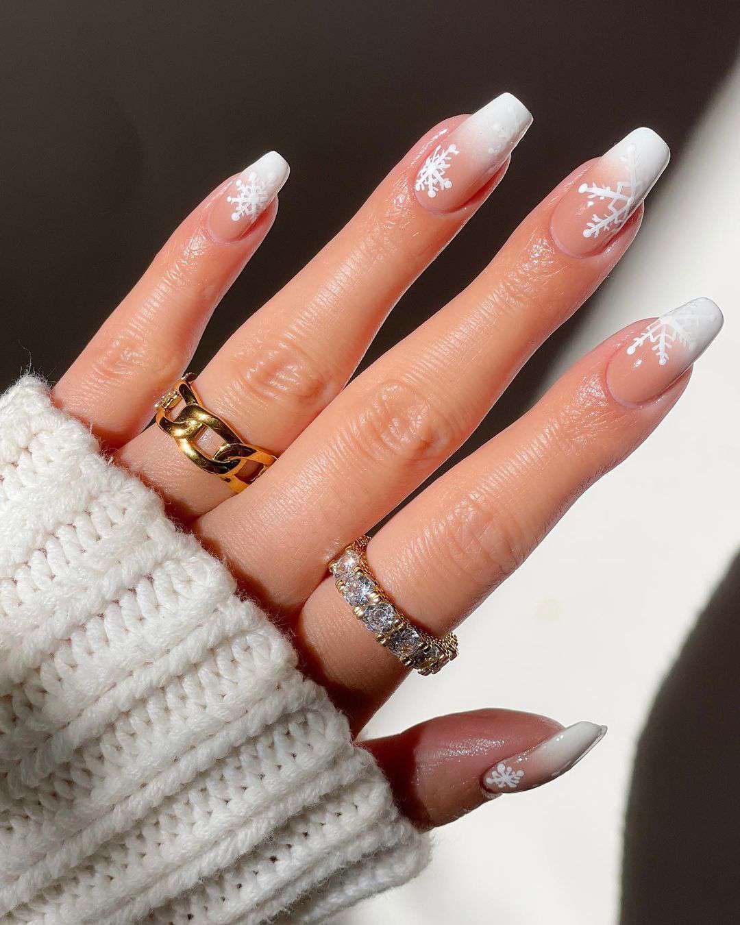 SnowmbrÃ© Christmas Ombre Nails