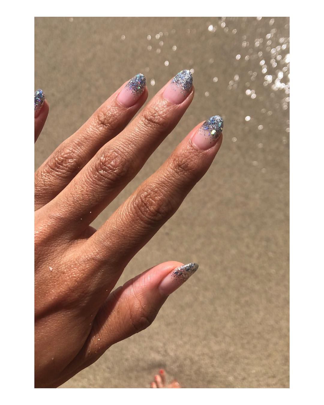 Drip Tips Christmas Ombre Nails