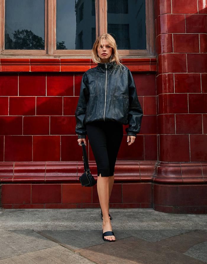 Topshop Joni Capri Jean in Black