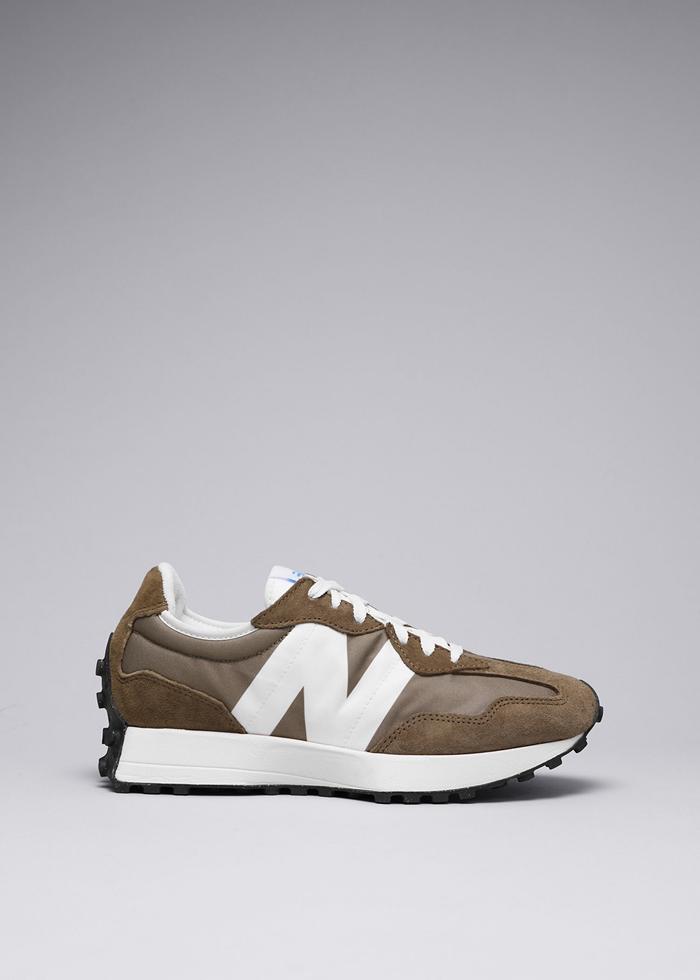 New Balance Brown 327 Trainers