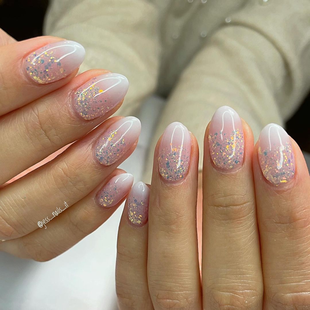 Keep it Neutral Christmas Ombre Nails
